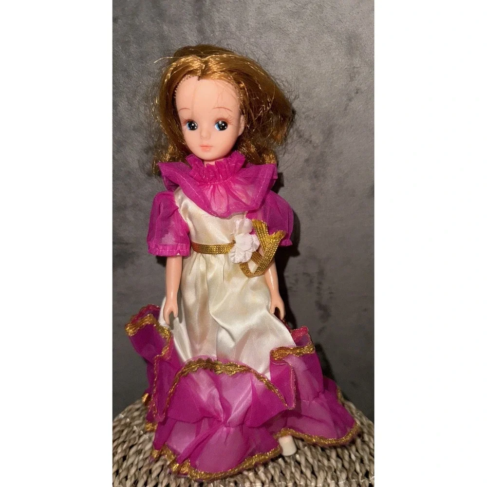 Vintage Takara Japan Jenny Fashion Doll Red Hair Painted‎ Eyes